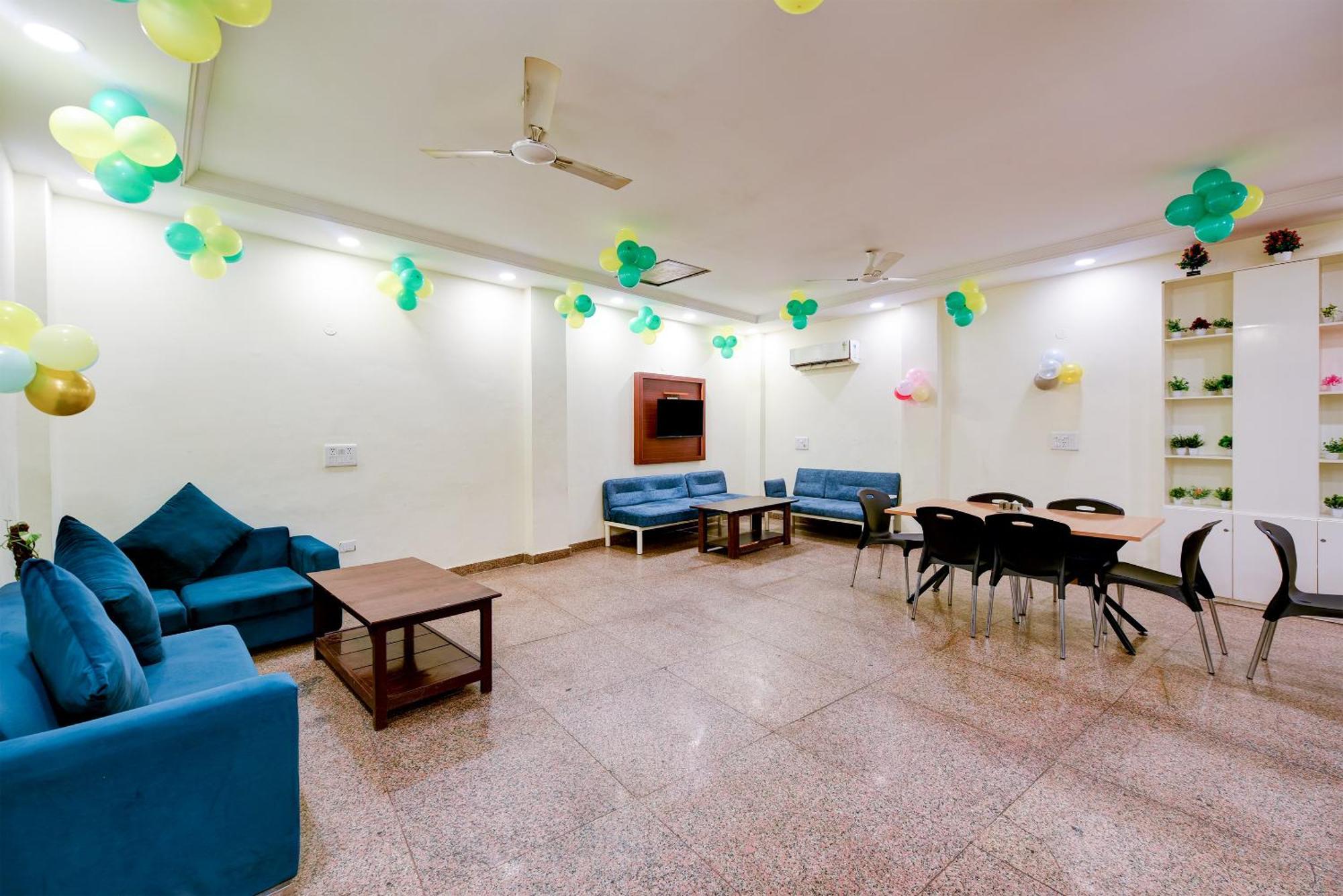 Majestic Park At Airport Couette-café New Delhi